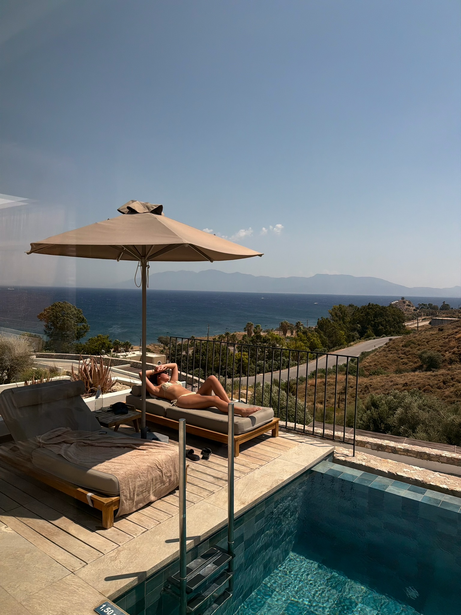 Private pool and sea view at Koia
